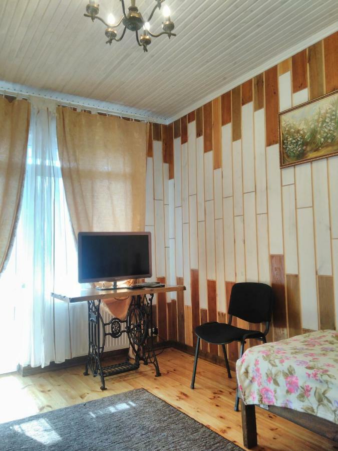 Отель "Swallow House" Tscherkassy Exterior foto